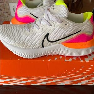 Women’s NIB Nike Renew Running Shoes size 8 1/2